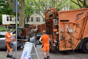 Tausch- und Sperrmüllmarkt auf dem Kranoldplatz am 20. Februar 2025