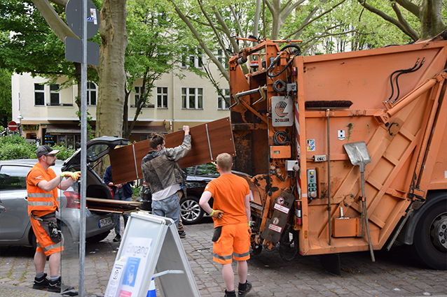 Müllsammelaktion mit den KIezhausmeistern in Neukölln.