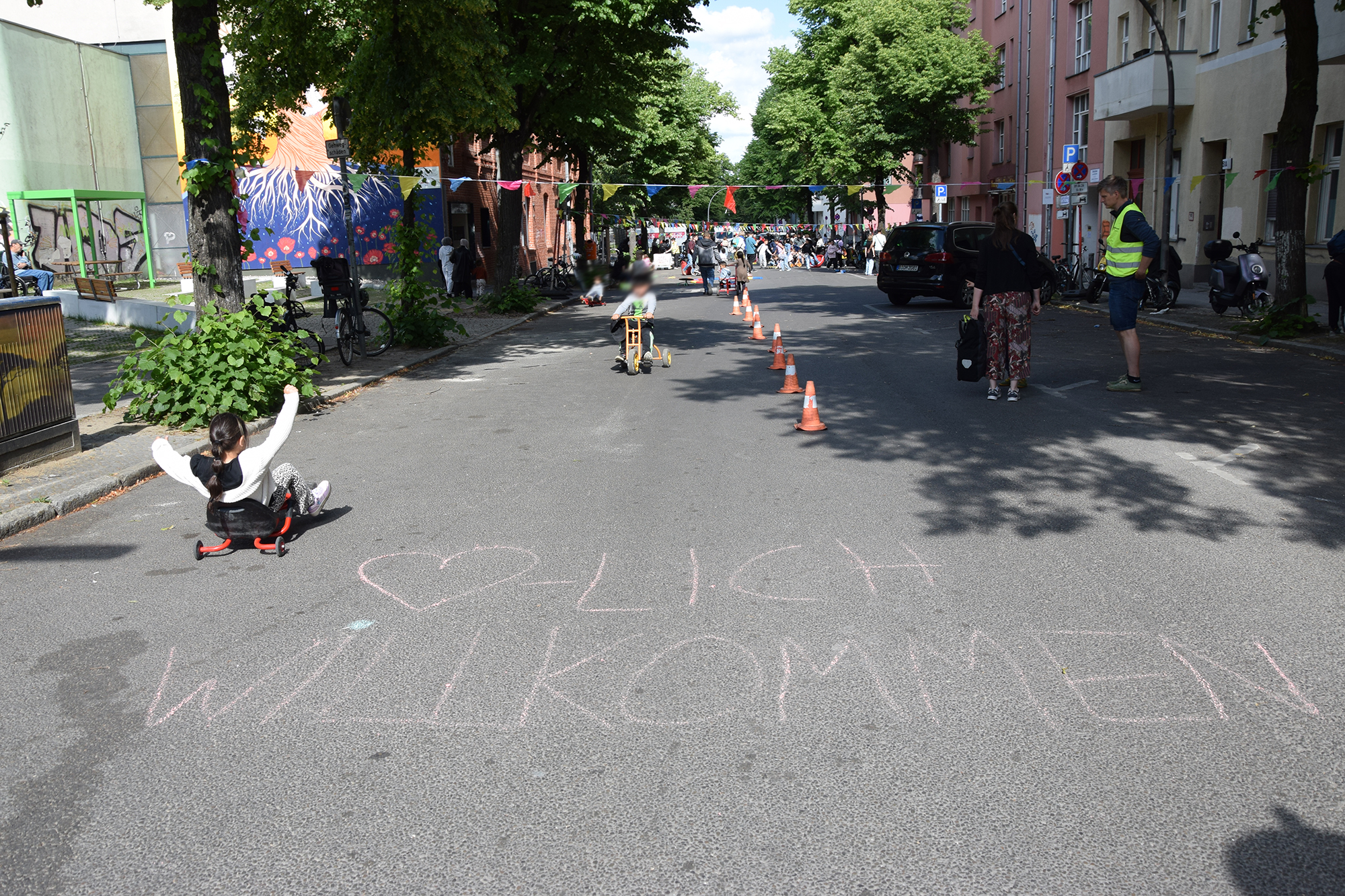 Buntes Gewimmel bei der Temporären Spielstraße