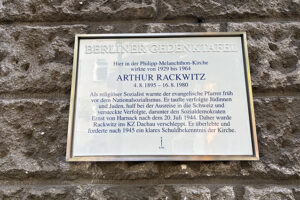 Gedenktafel für Pfarrer Arthur Rackwitz